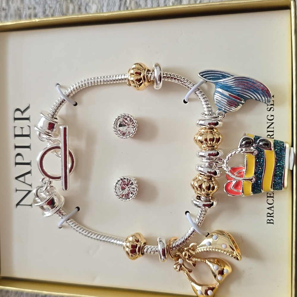 NAPIER BRAND WOMEN'S SUMMERTIME BRACELET AND PIERCED EARRINGS SET